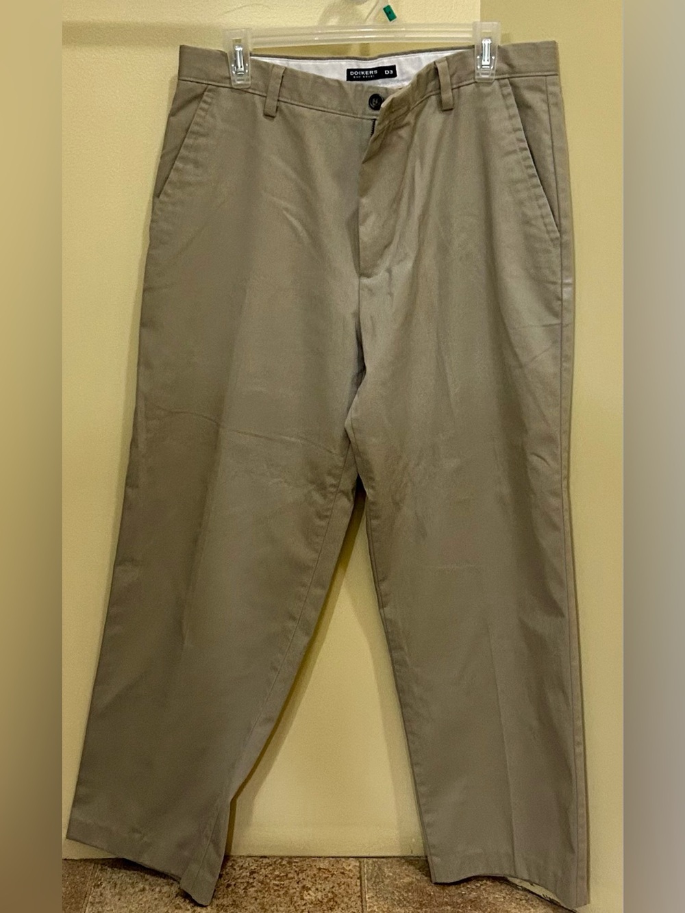 Dockers Men's Tan Chino Pants